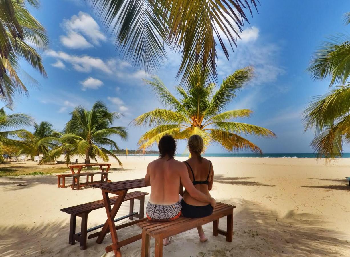 Aqua Marine Beach Resort パシクダ エクステリア 写真